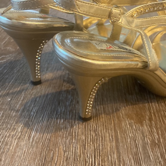 Dressy Heels - Picture 4 of 4